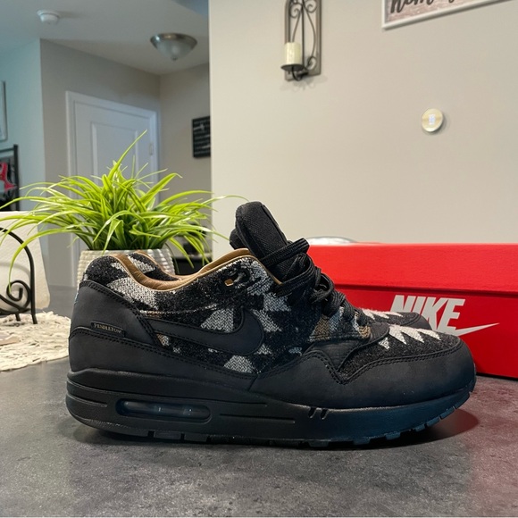 🔥Nike Air Max 1 Qs🔥 - Picture 9 of 16